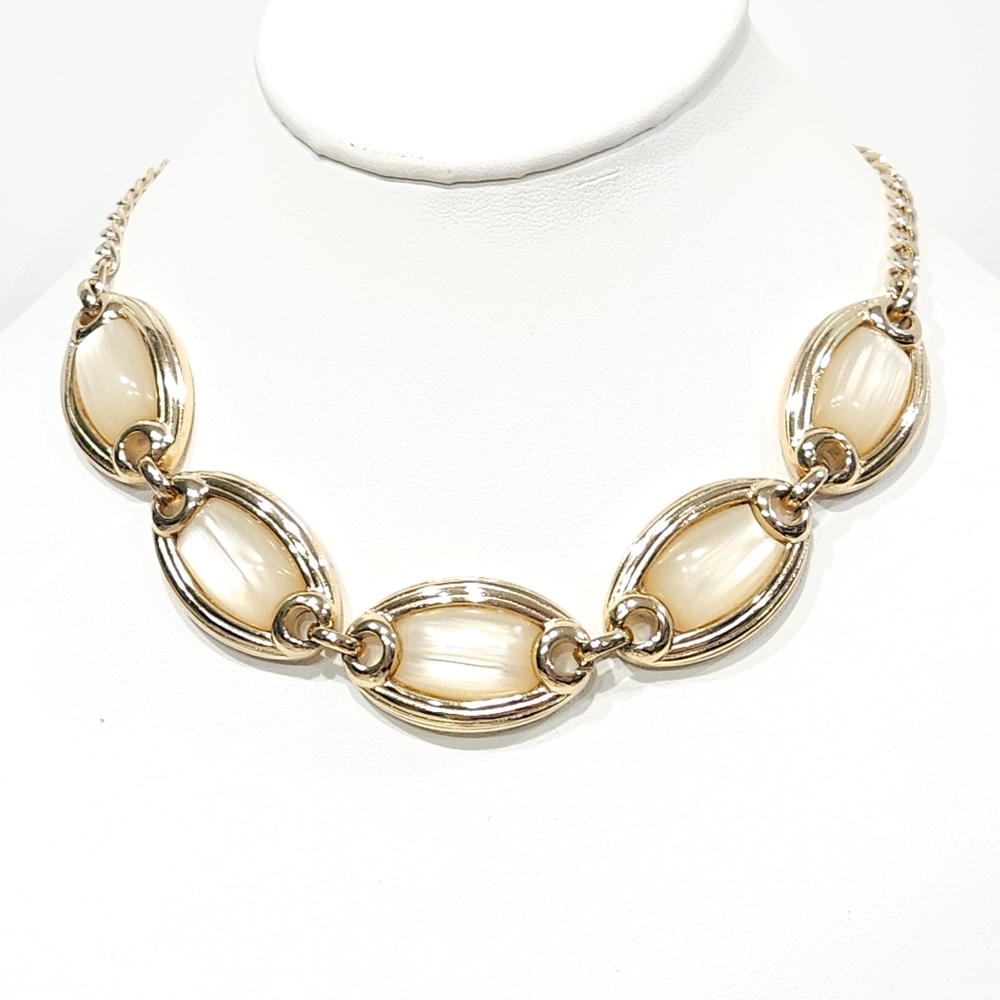 Christian Dior Vintage Ivory Lucite Gold-tone Link Chain Necklace 1970s 1980s - Picture 7 of 16
